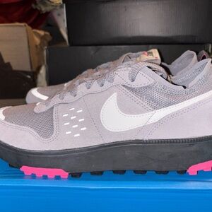 Nike Women's Athletic Shoes in Gray and Pink
